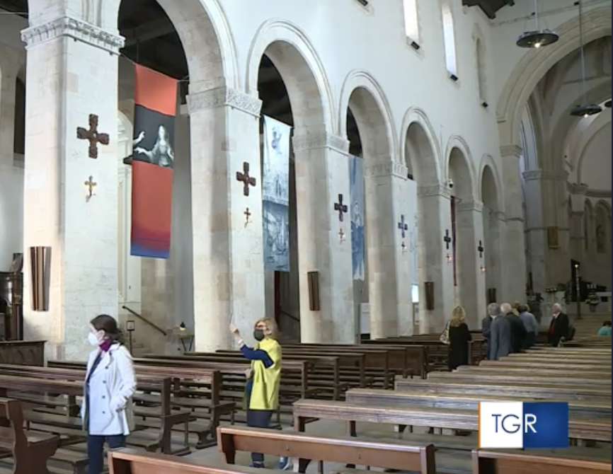 VIDEO – 16 grandi arazzi per gli 800 anni del Duomo di Cosenza