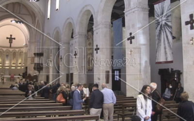 Sedici arazzi per raccontare la storia del Duomo di Cosenza – VIDEO